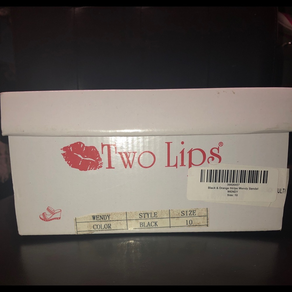 Two Lips Wedges - Picture 2 of 7